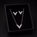 geometric v pendant necklace & stud earrings set (4)