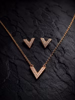 geometric v pendant necklace & stud earrings set (5)